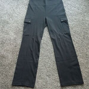 NWOT Athleta Delancy Straight Leg Cargo  Pants Black Medium